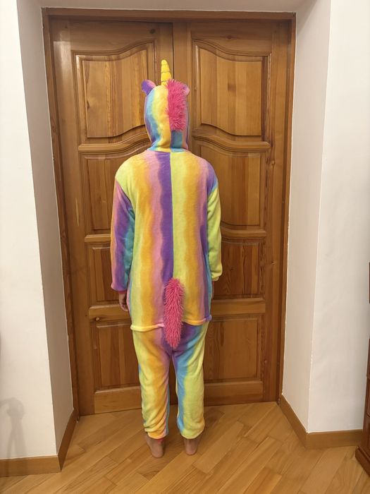 Продам 2 костюма пижамы единорога
