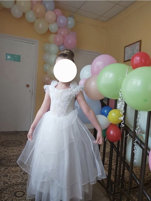 Продам платье для девочки