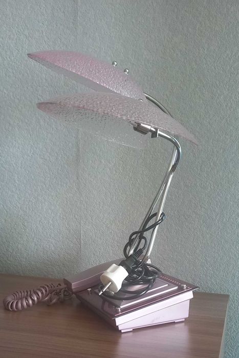 Телевизор, светильник,  салатник