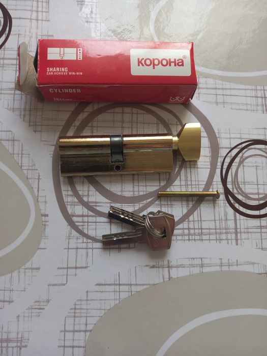Сердцевина на дверной замок новая