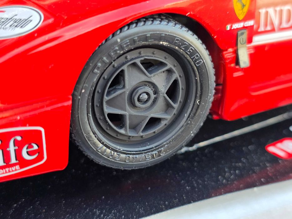 Macheta Auto 1/18 Burago Ferrari F40 1987 L'independente