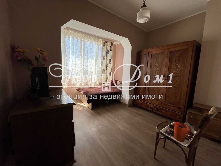 Дава се под наем Тристаен апартамент в Варна, Цветен квартал - 80 кв.м за 612 € - Снимка #8