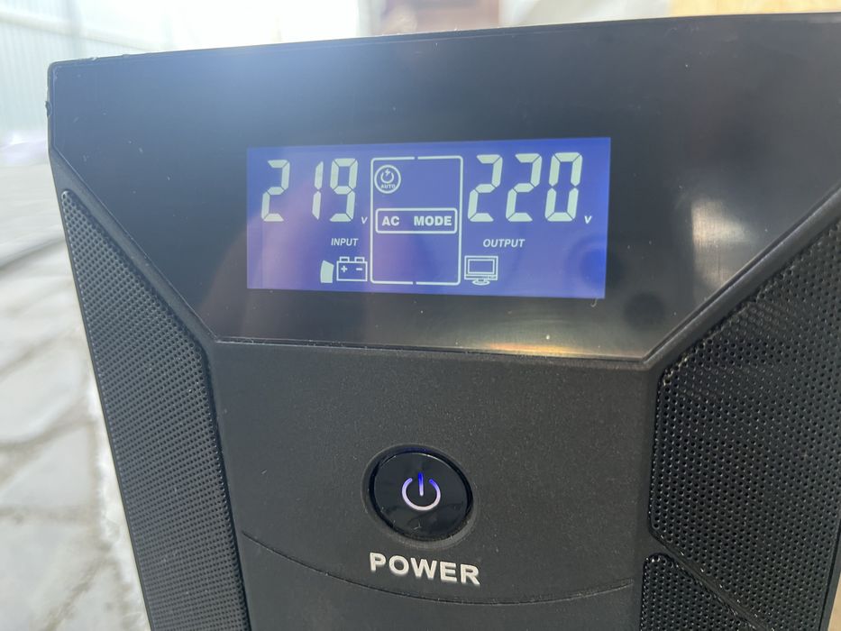 ИБП UPS бесперебойник 3 кВт модель 3000V