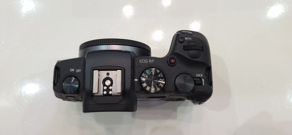 Продавам Canon EOS RP