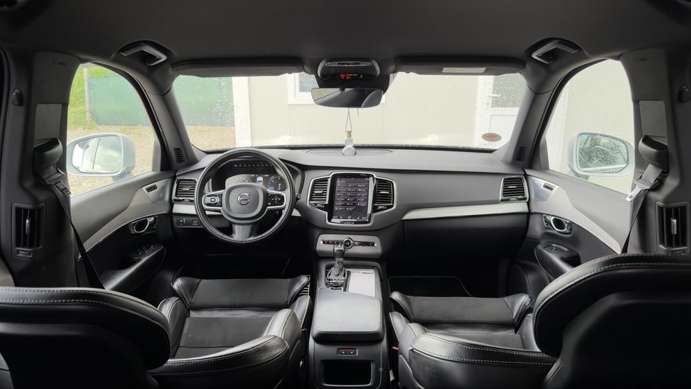 VOLVO XC90~ 2.0 AWD~(4X4)~Diesel 235 CP~D5~R-Design ~ (dotari de varf)