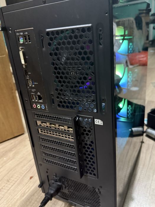 Геймърски компютър Ryzen 5 5600x / RTX 3060 Ti / 16GB RAM / 500GB SSD