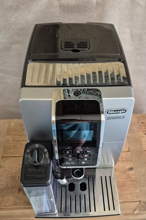 Кафемашина "Delonghi Dinamica "