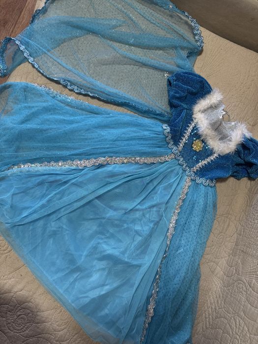 Платья на девочку ( нарядные)