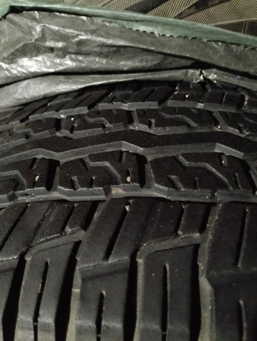 Продам шиныYokoxama R17  265/65