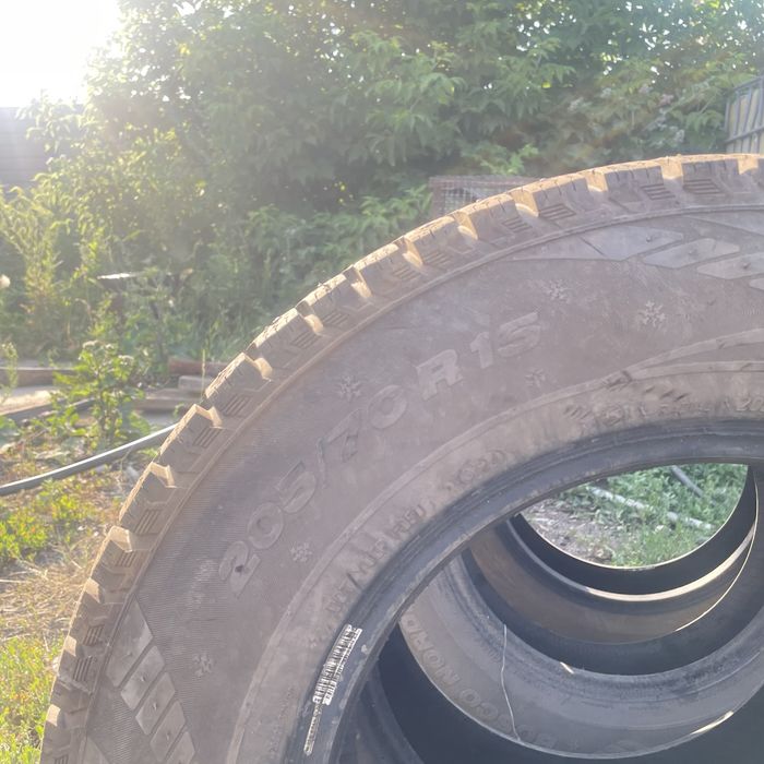 Шины 205/70 r16 зимные вместе с дисками