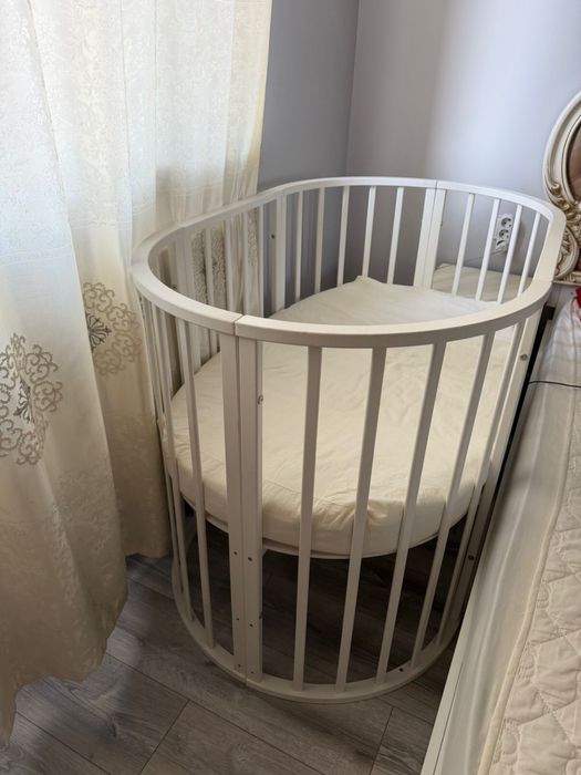 Продам манежку в хорошем состояний