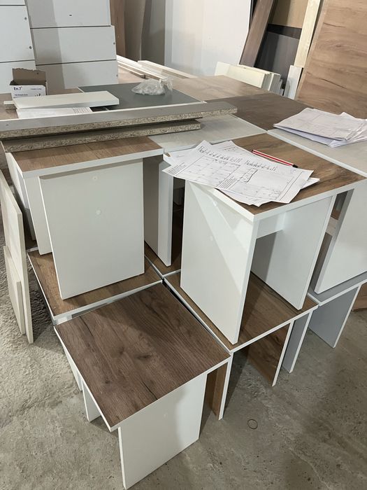 Табуретки разного вида, по штучно продаются