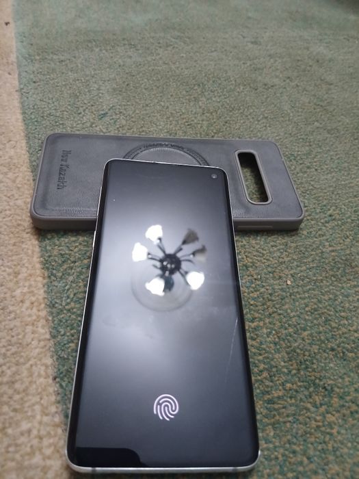 Samsung s10 в идеальном состаяни