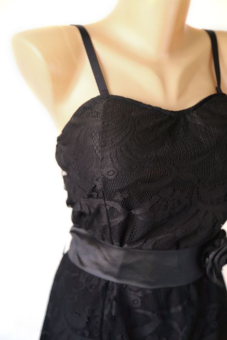 Брендовое гипюровое коктельное платье.