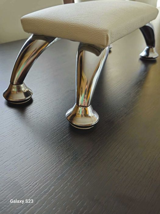 Поставка за маникюр