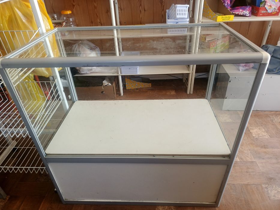 Продам витрины для магазина