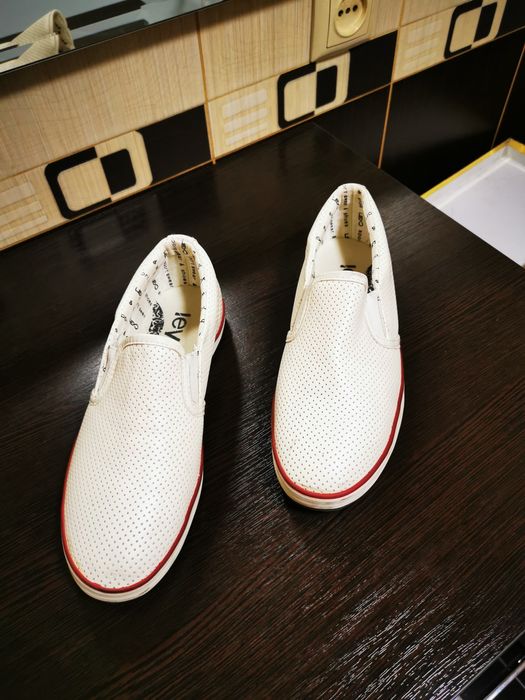 Продам детскую обувь для мальчика