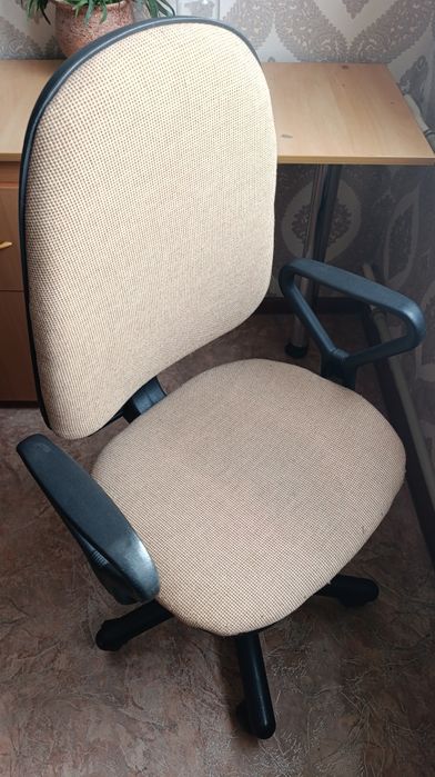 Продам кресло офисное