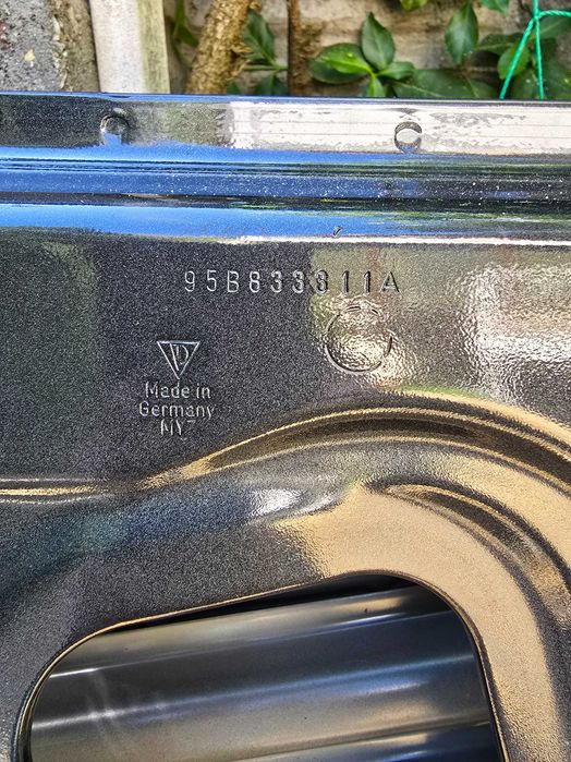 Задна лява врата за Porsche Macan с лайсна