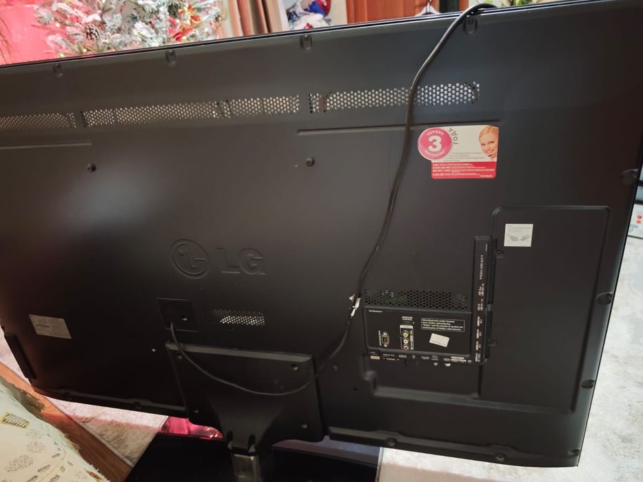 Телевизор LG 165см