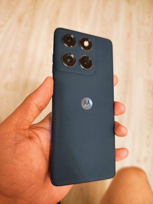 Продам смартфон Motorola Edge 60 512гб