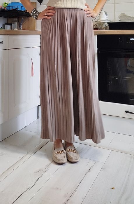 Плисиран, широк, пролетен панталон 40