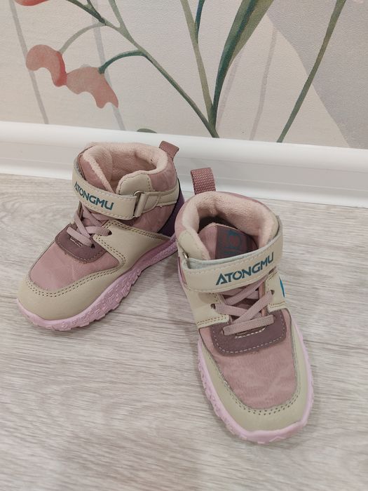 Кроссовки утепленные на девочку 26 рр