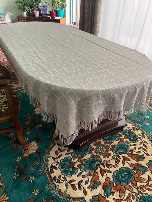 Сутлья и стол для гостиннлй