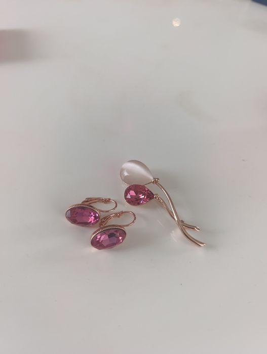 Колие с обеци маркови в розово позлатено и розови камъни