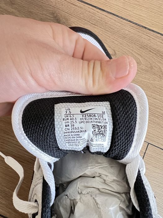 Продам кросовки  оригинал Nike Air max  1  новые