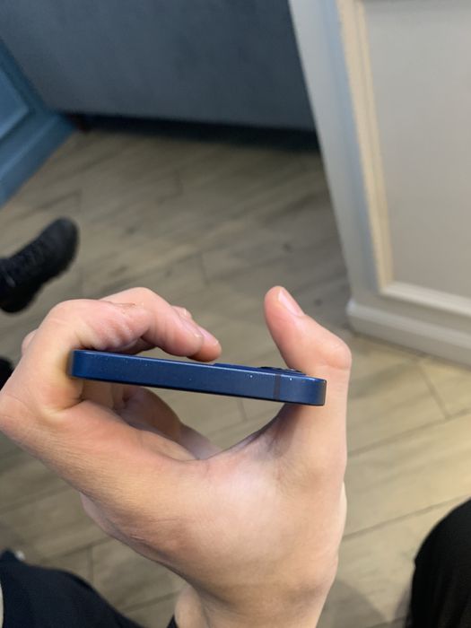 Продам айфон 12  памят 64 акп 71