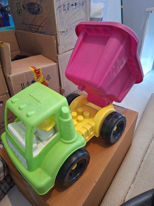 Продам грузовик большой