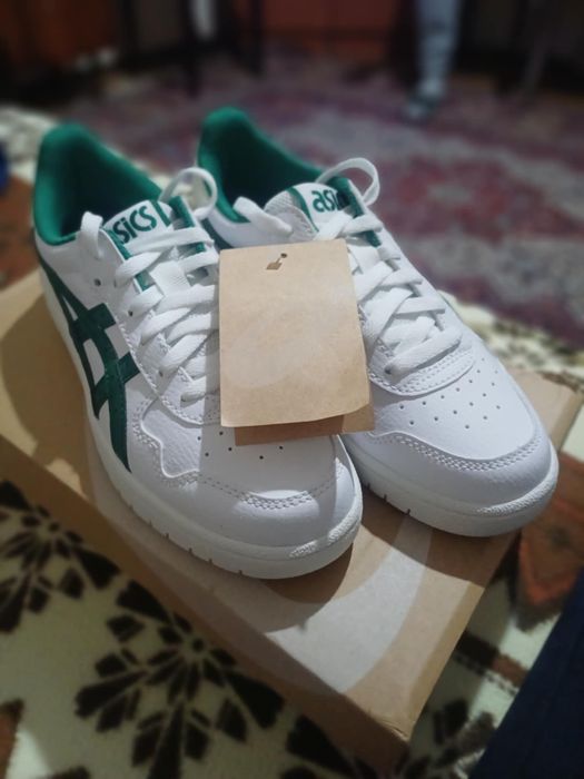 Продавам обувки asics japan s gs