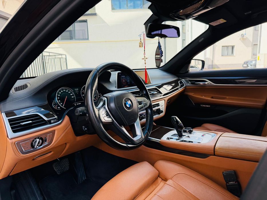 BMW SERIA 740D xD M Pack / Individual / Long / Parc Auto ! Variante-/+