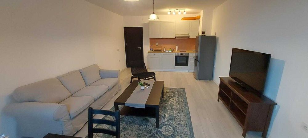 Дава се под наем Двустаен апартамент в Варна, Център - 70 кв.м за 648.21 € - Снимка #1