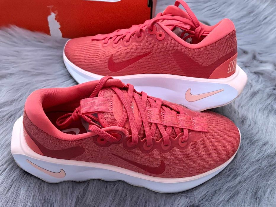 Nike  Motiva оригинални нови дамски сникърси  38.5 номер