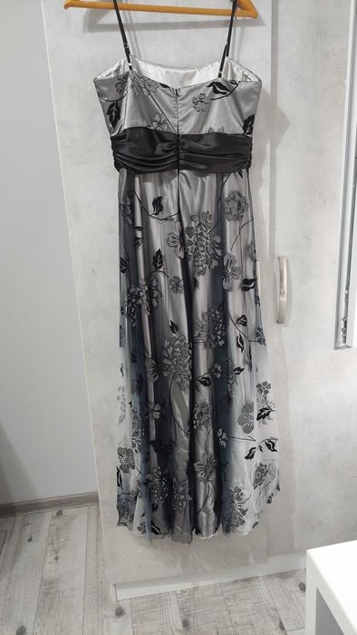 Официална рокляя