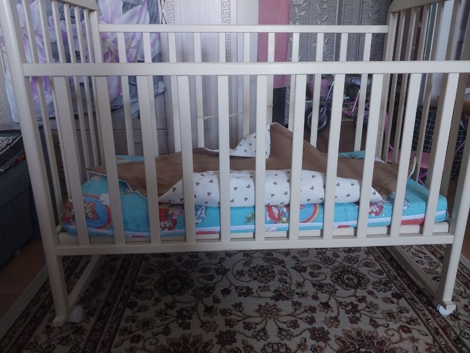 Продам детскую кроватку