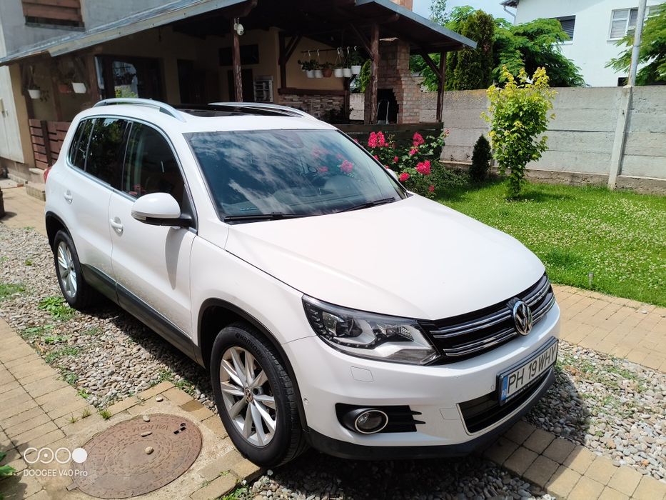 VOLKSWAGEN Tiguan