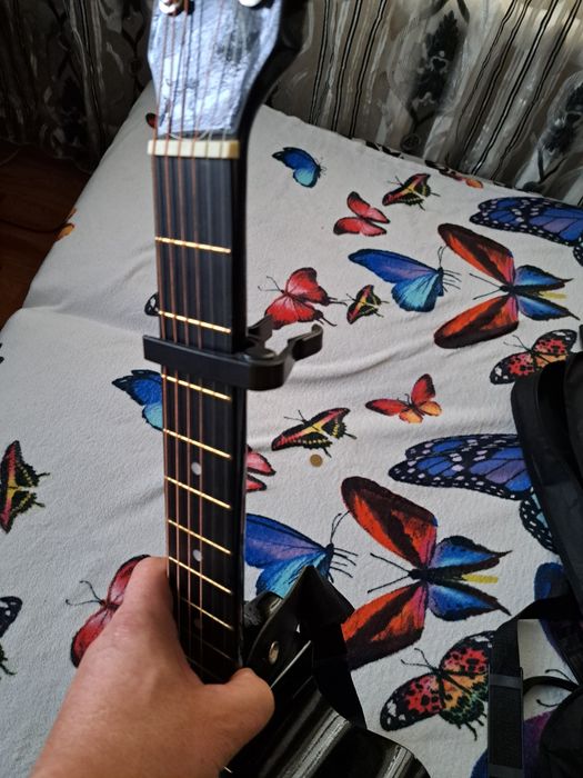 Продам гитару LEVINSON