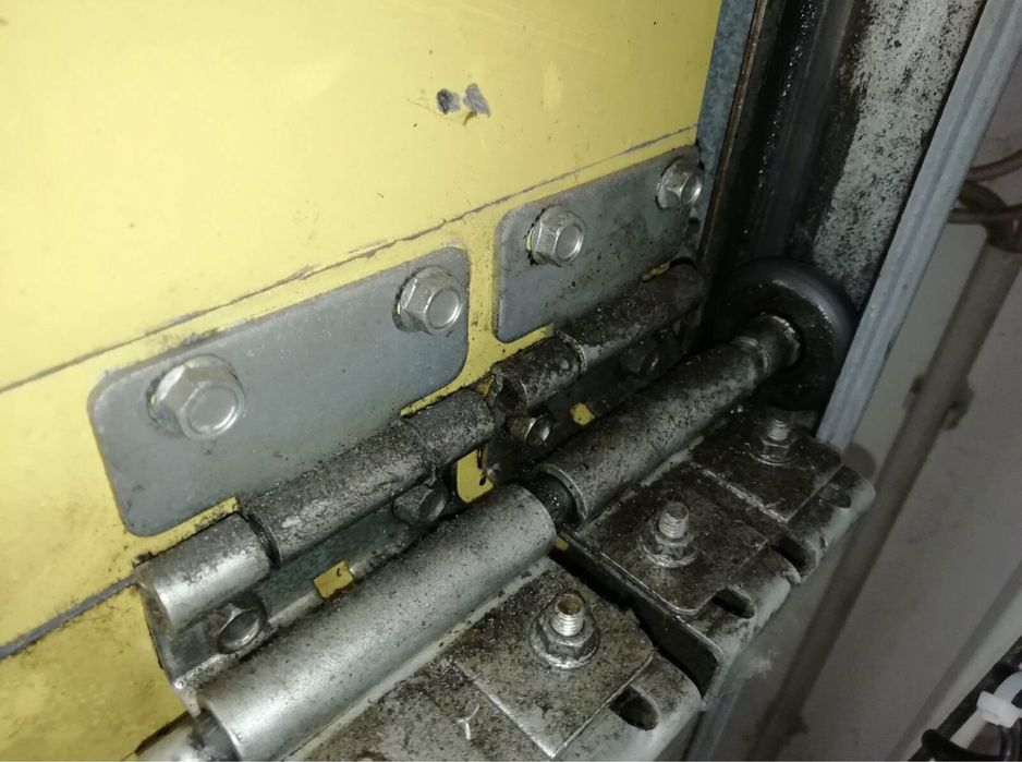 USA SECTIONALA INDUSTRIALA poarta hala garaj  H 390 x L 630 Germania