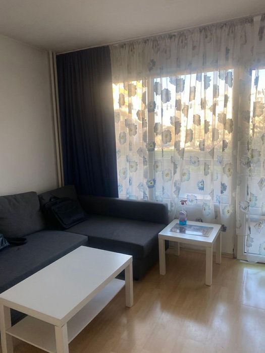 Двустаен апартамент в ж.к. Люлин 9