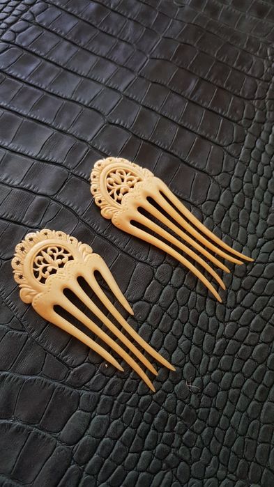 Продаеться винтажная заколка, гребешок