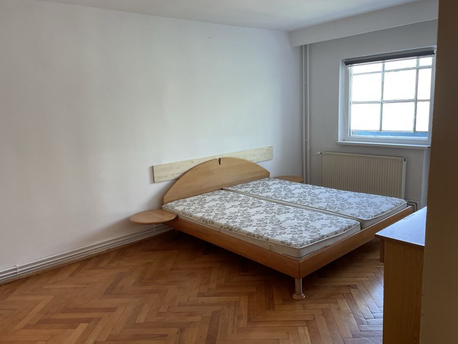 Apartament cu 3 camere decomandat de inchiriat ,Zona Iulius Mall pe strada Dunarii