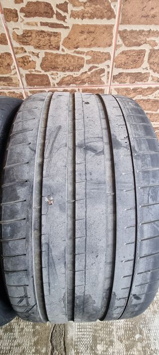 275 30 20 Vredestein