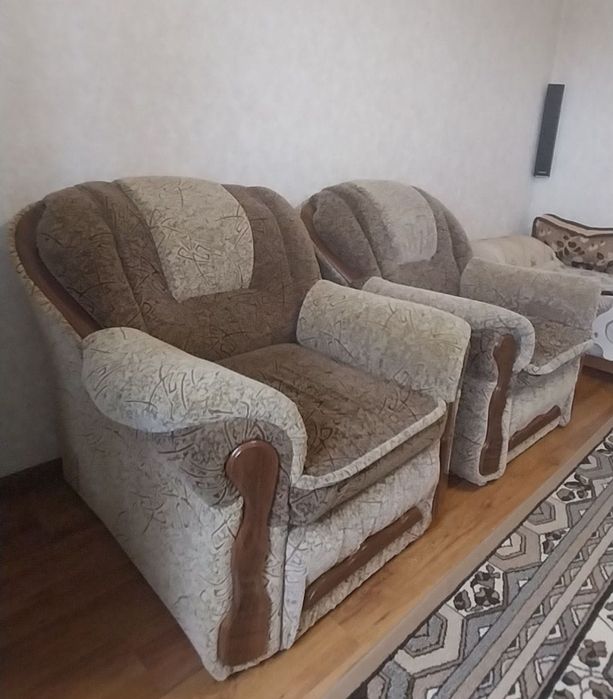 Отдaм дapoм 2 кресла