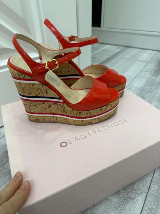 Продам стильные босоножки