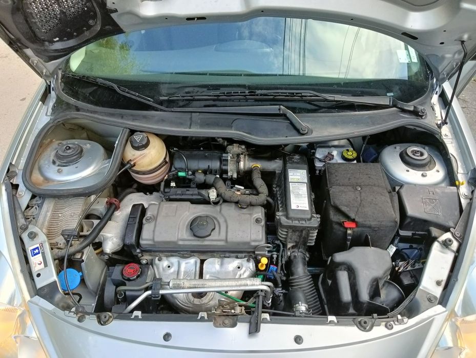 Автомобил Peugeot 206+