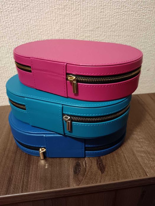 Нови красиви огледални,стъклени,пласмасови кутии за бижута.Бомбониера.