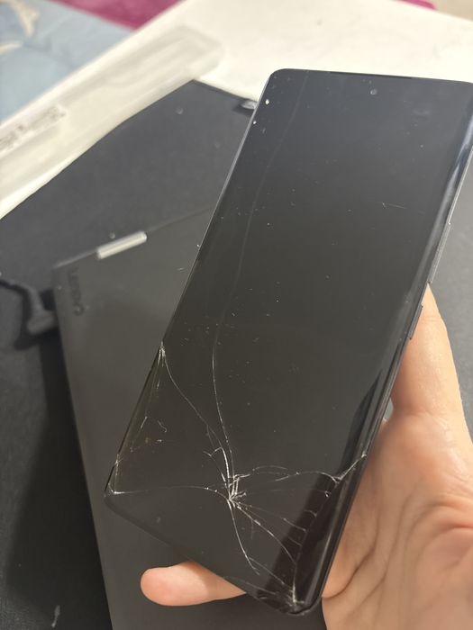 Разбитый телефон Honor